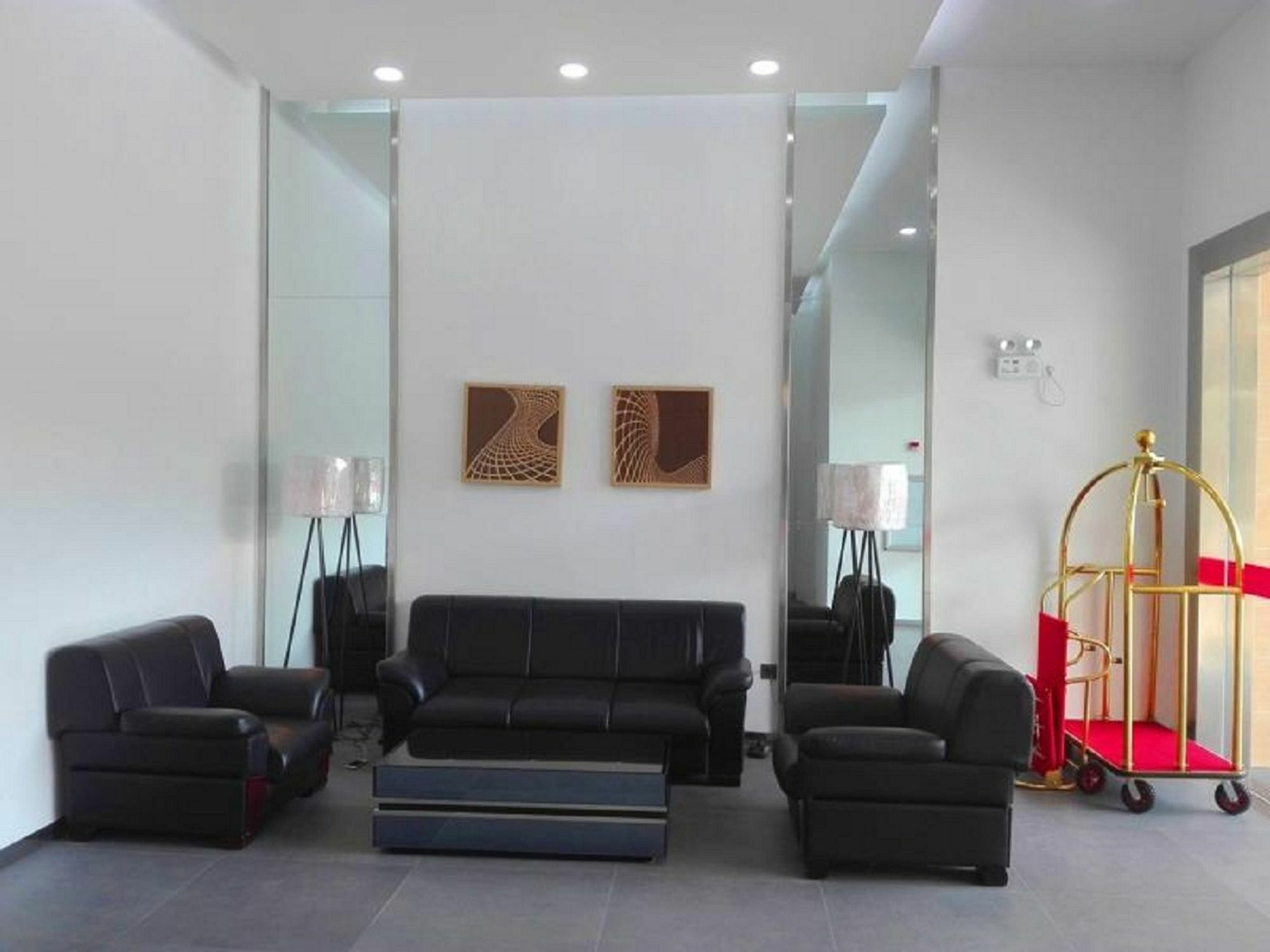 Eastland Hotel & Apartment Phnom Penh Luaran gambar