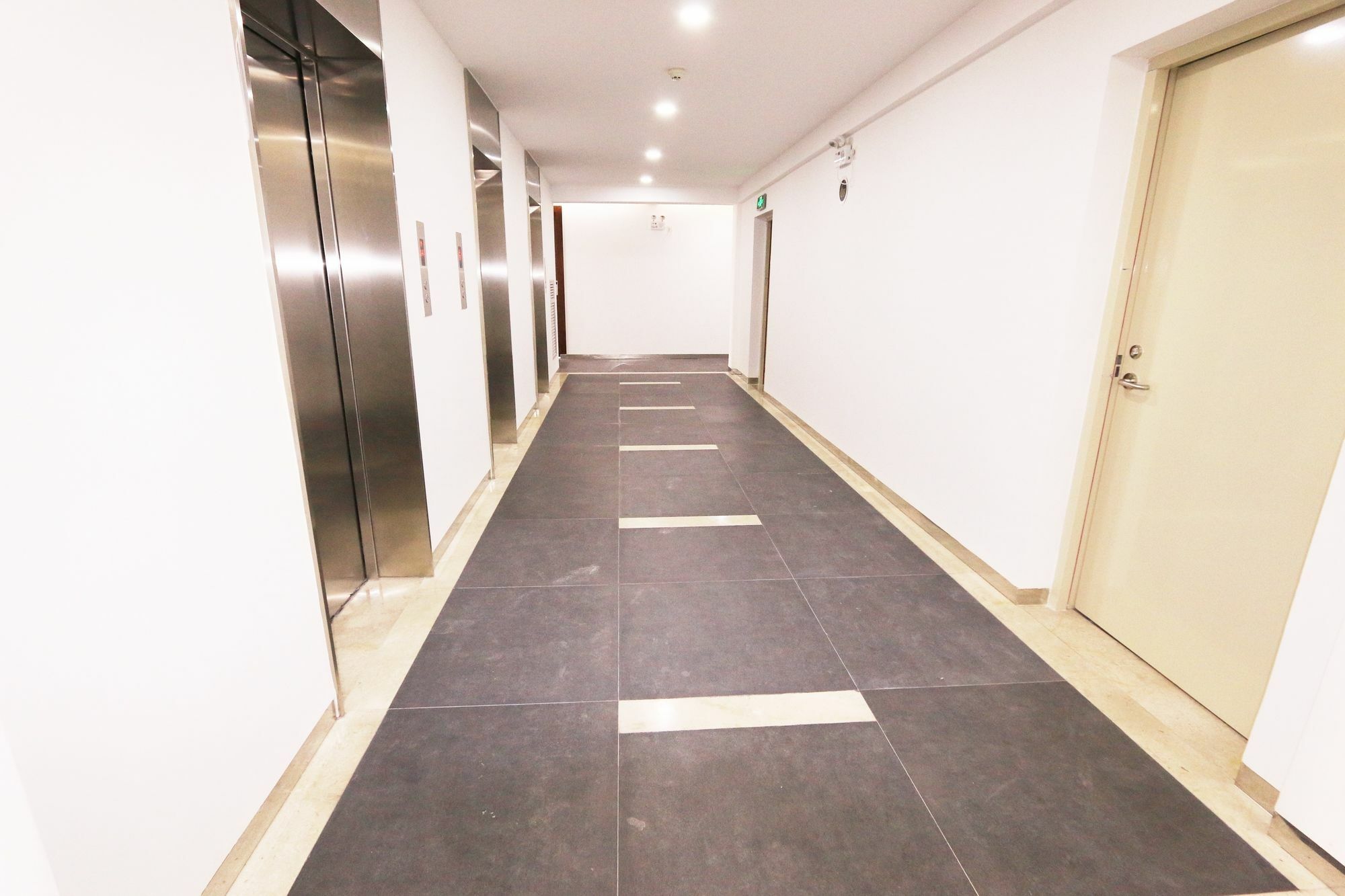 Eastland Hotel & Apartment Phnom Penh Luaran gambar