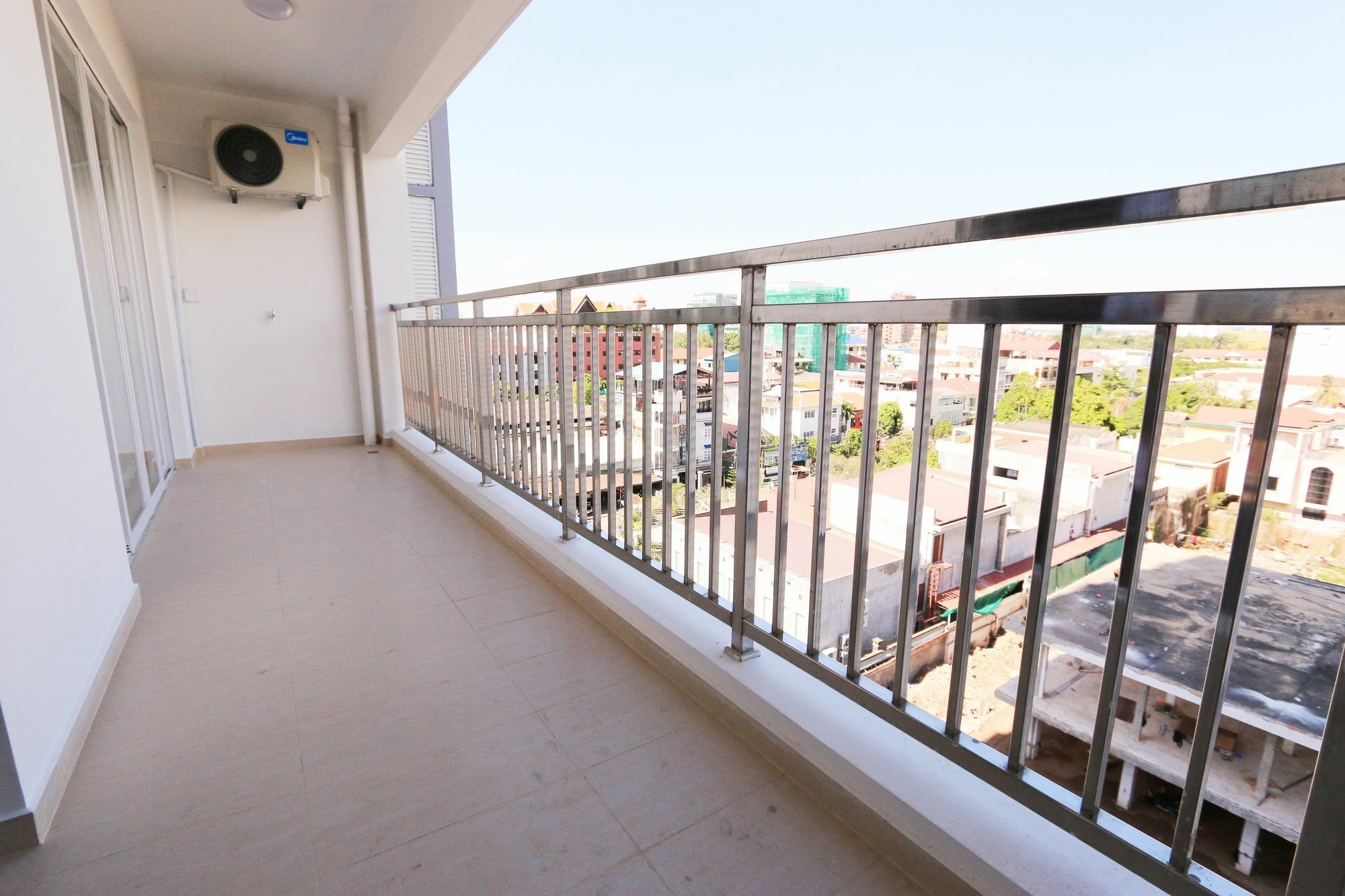 Eastland Hotel & Apartment Phnom Penh Luaran gambar