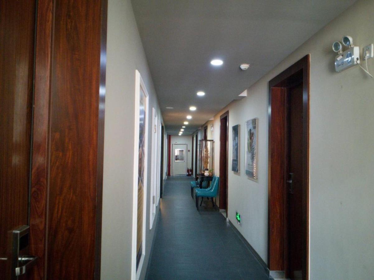 Eastland Hotel & Apartment Phnom Penh Luaran gambar